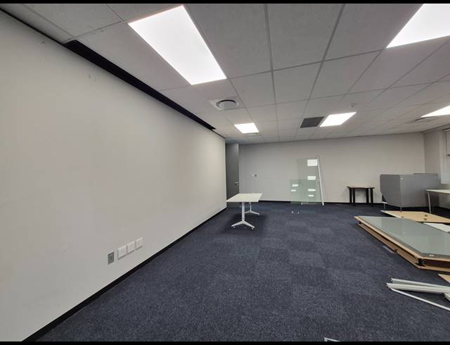 133M² OFFICE TO LET IN MELROSE ESTATE